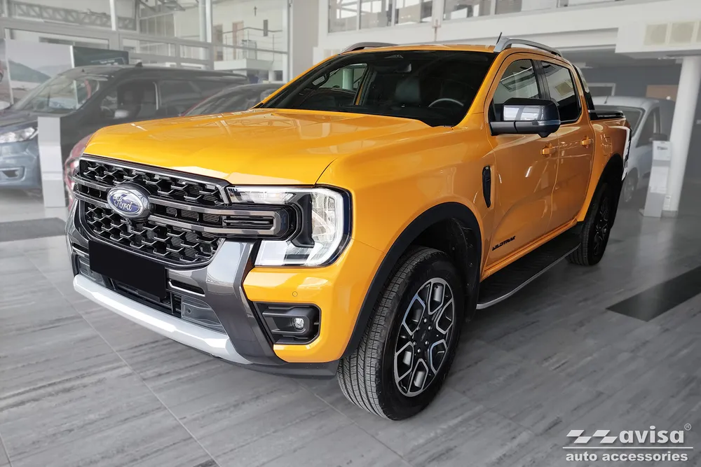 Door Sills Embossed Lines (4 Pcs) FORD RANGER VI 2022-> / VOLKSWAGEN AMAROK II 2023-> (silver) AVISA 2/26021