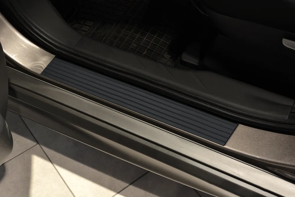 Rubber door sills 02 (4 pcs in set ( front 95 x 4 cm, rear 50 x 4 cm)) AVISA 2/29002