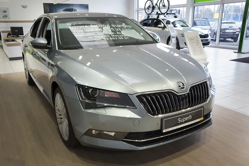 Rear bumper protector SKODA SUPERB III liftback limousine 2015-2019, FL 2019-> FL2019-2023 (silver satine) AVISA 2/35229