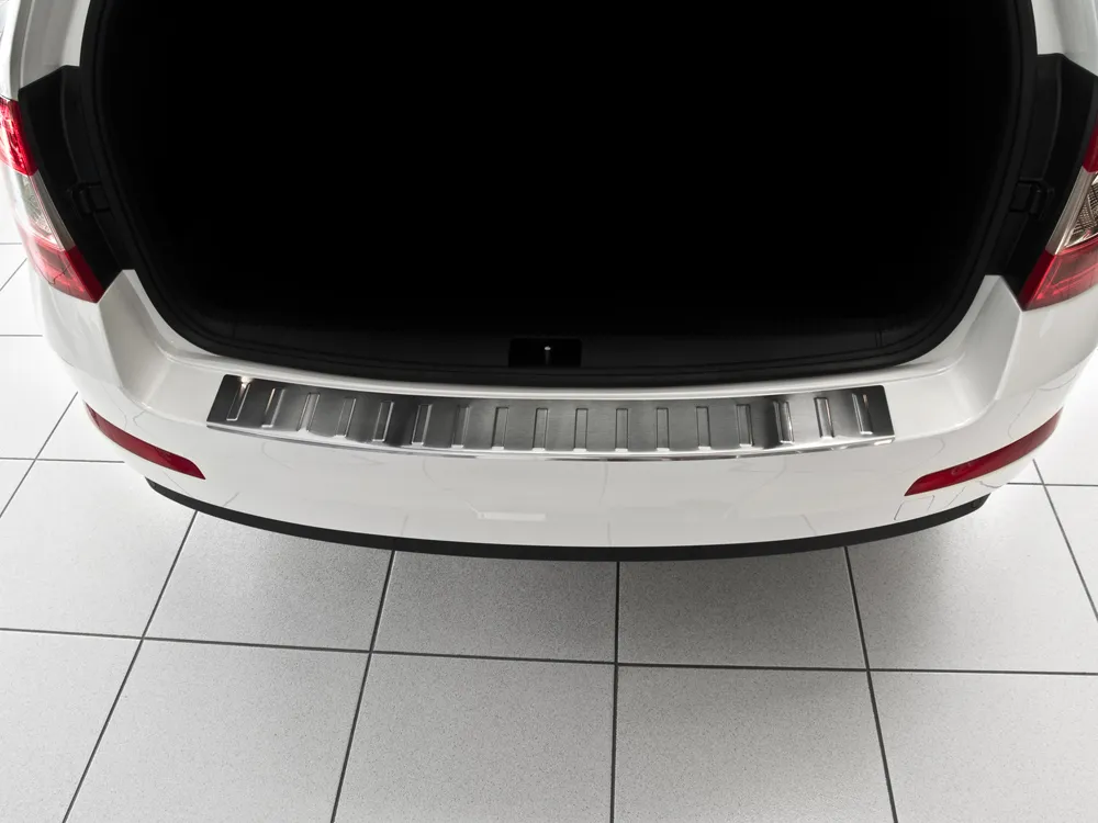 Rear bumper protector SKODA OCTAVIA III combi 2013-2016 (silver satine) AVISA 2/35246