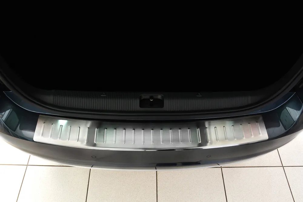 Rear bumper protector SKODA YETI 4x4 outdoor version / adventure 2013-2015, FL2015-> (silver satine) AVISA 2/35247