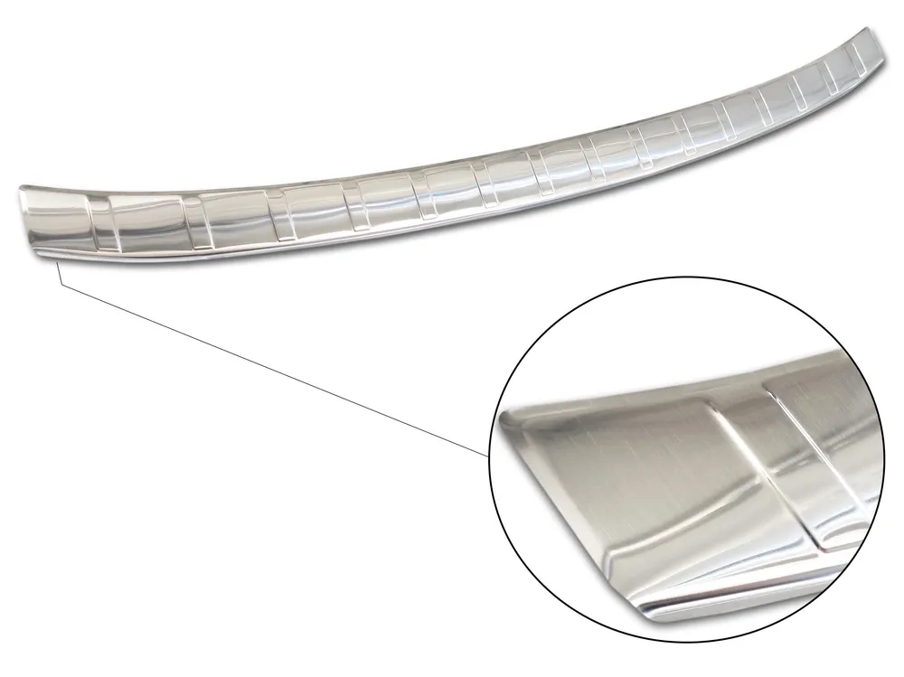 Rear bumper protector AUDI Q3 II / RS Sportback 2019-> (silver satine) AVISA 2/35430