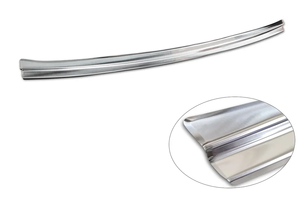 Rear bumper protector MERCEDES GLC II (C254) COUPE 2023-> / GLC Coupé AMG 2025 (silver) AVISA 2/35617