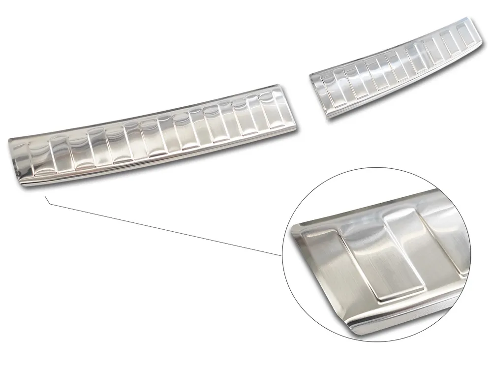 Rear bumper protector HYUNDAI i20 III hatchback 5D 2020-2023 Fl.2023- (silver satine) AVISA 2/35634