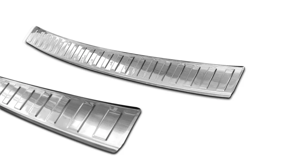 Rear bumper protector HYUNDAI i10 III hatchback 5D 2019->2023 Fl.2023-> (silver satine) AVISA 2/35636