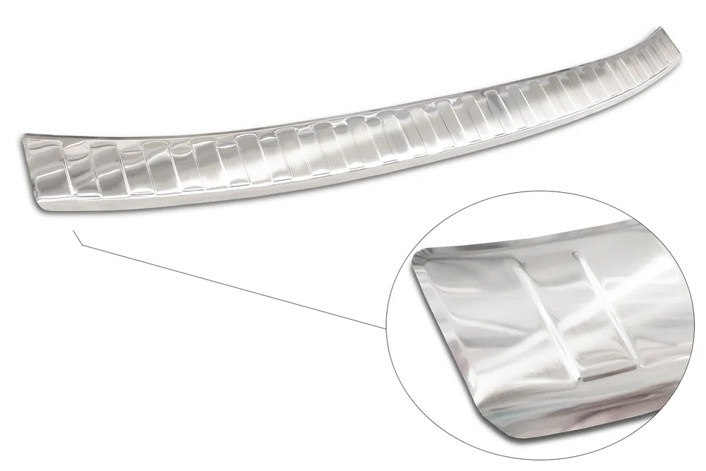 Rear bumper protector VOLKSWAGEN GOLF VIII variant /Alltrack 2020-2024, FL 2024-> (silver satine) AVISA 2/35689