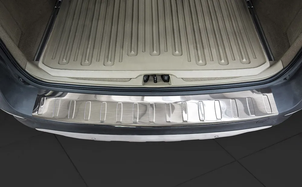 Galinio buferio apsauga VOLVO XC70 FL2013-> (sidabrinis satinas) AVISA 2/35724