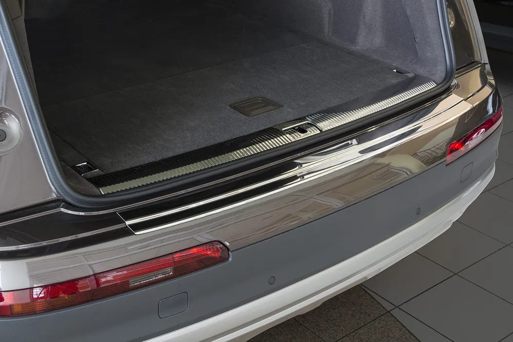 Galinio buferio apsauga AUDI Q7 II / S-line 2015-2019, FL2019-2024 Fl.2024- (sidabrinis satinas) AVISA 2/35733