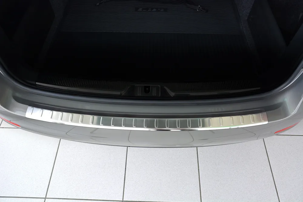 Rear bumper protector SKODA SUPERB combi 2013-2015 (silver satine) AVISA 2/35774