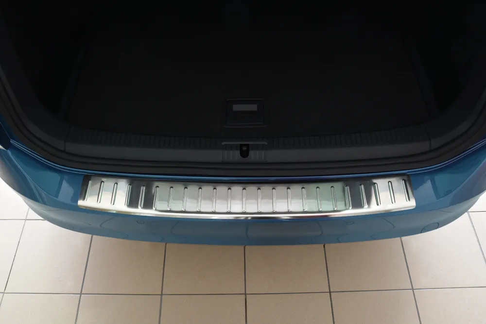 Galinio buferio apsauga VOLKSWAGEN GOLF VII Variant/ Alltrack 2012-2016 (sidabrinis satinas) AVISA 2/35840