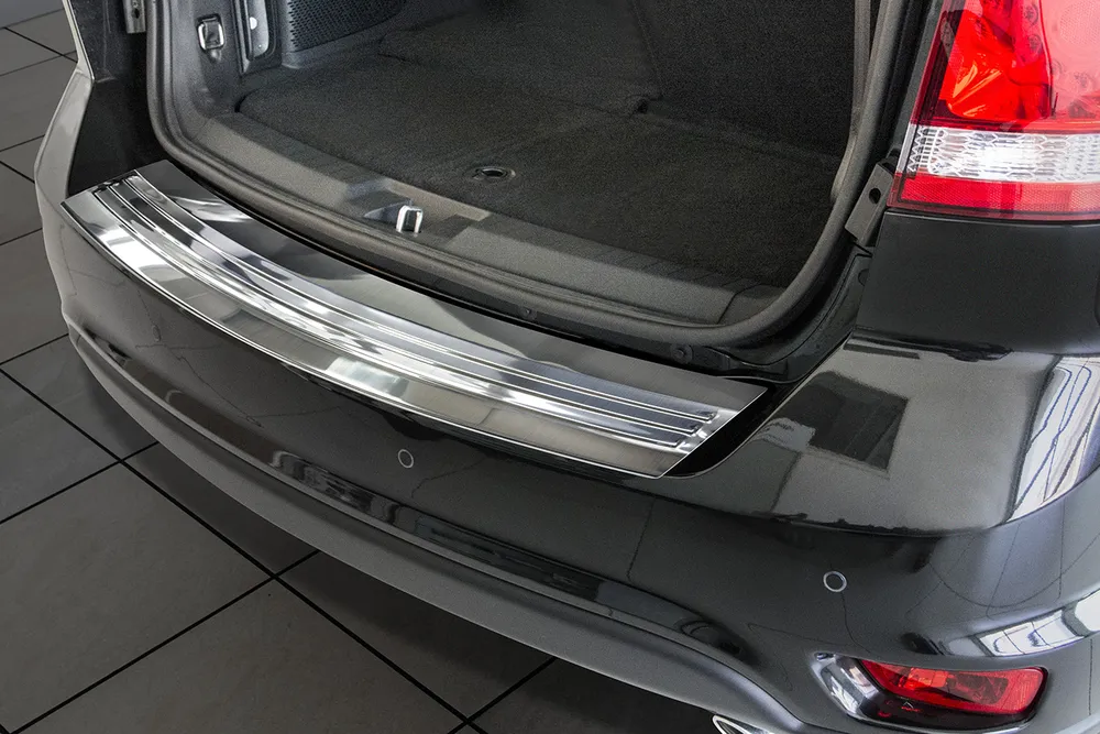 Rear bumper protector DODGE JOURNEY I 2012-2020 / FIAT FREEMONT 5d 2011-2016 (silver satine) AVISA 2/35904