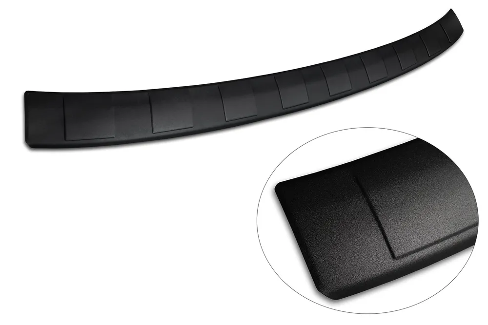 Rear bumper protector FORD KUGA III ST-Line / Hybrid / Vignale 2019-2024, FL 2024-> (black MAT) AVISA 2/40304