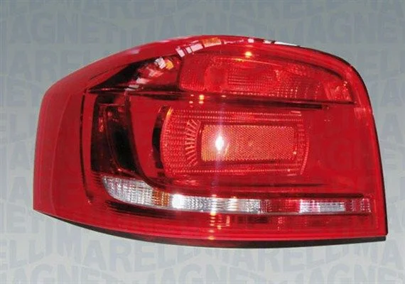Montaža zadnje luči MAGNETI MARELLI 714021910804