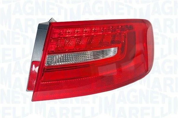 Montaža zadnje luči MAGNETI MARELLI 714081120801